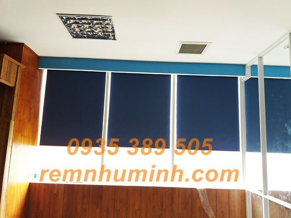 Rèm cuốn văn phòng tại Đà Nẵng - màu xanh dương mã C334