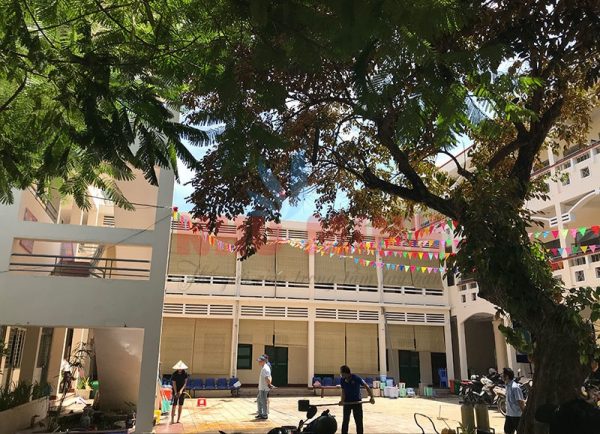 Rèm tre trúc lắp trường học tại Đà Nẵng - Che nắng mưa rất tốt.