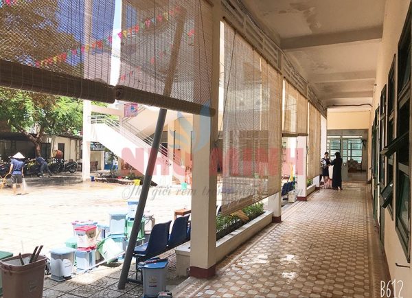 Rèm tre trúc lắp trường học tại Đà Nẵng - Che nắng mưa rất tốt.