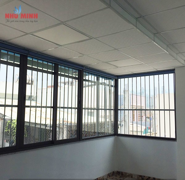 Rèm cuốn chống nắng tại Đà Nẵng - Rèm cuốn văn phòng màu xanh mã 009