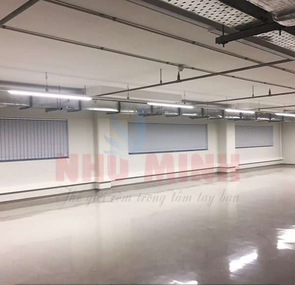Rèm lá dọc văn phòng tại Đà Nẵng - Mẫu rèm lá dọc màu ghi mã RL006