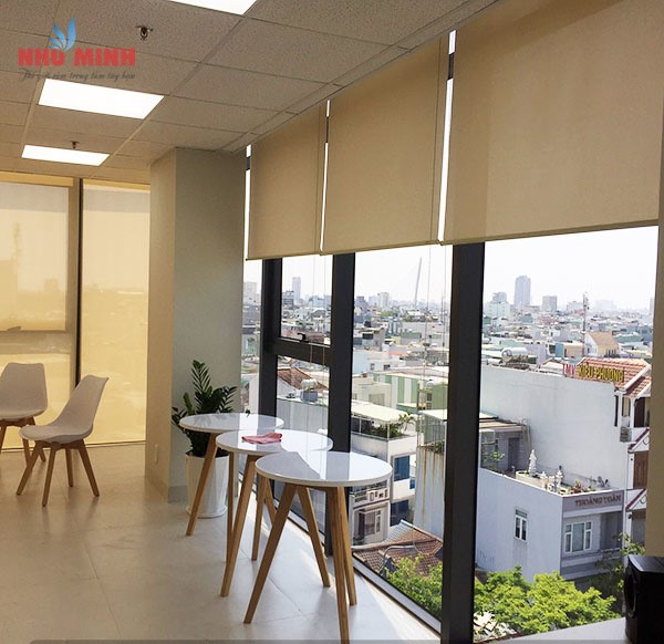 Rèm cuốn lưới giá rẻ tại Đà Nẵng - Mẫu rèm cuốn lưới màu kem mã NM013