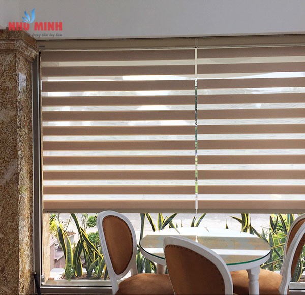 Rèm cầu vồng tự động tại Đà Nẵng - Dùng động cơ, công tắc điều khiển Smarthome