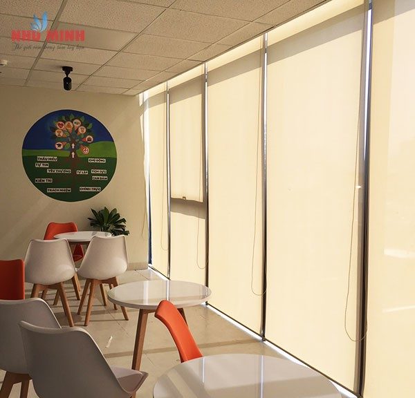 Rèm cuốn lưới giá rẻ tại Đà Nẵng - Mẫu rèm cuốn lưới màu kem mã NM013