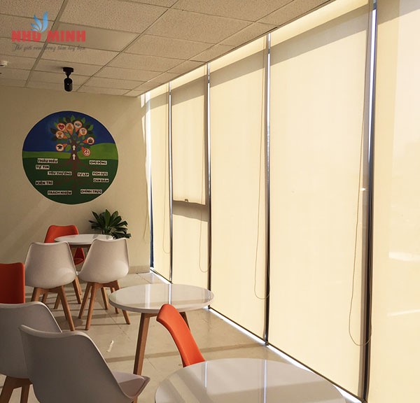 Rèm cuốn lưới giá rẻ tại Đà Nẵng - Mẫu rèm cuốn lưới màu kem mã NM013