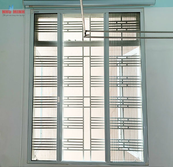 Cửa lưới chống muỗi hệ cửa sổ khung nhôm màu trắng