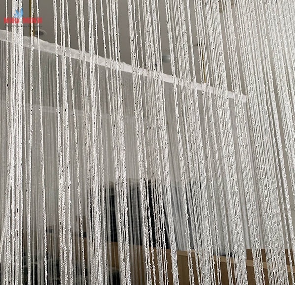 Rèm sợi trang trí spa tại Đà Nẵng - Mẫu rèm sợi màu trắng ánh kim