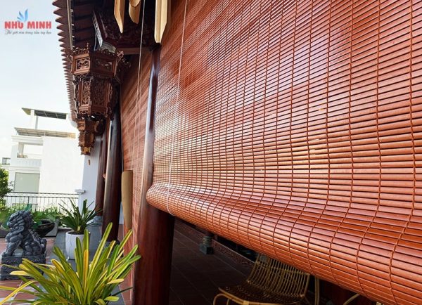 Rèm trúc che nắng tại Đà Nẵng - Mẫu rèm trúc đỏ gạch (da bò) sơn 2 lớp lắp nhà gỗ