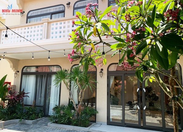 Rèm vải 2 lớp lắp villa tại Đà Nẵng - Mẫu rèm vải chống nắng tuyệt đối màu xám ghi mã THD10
