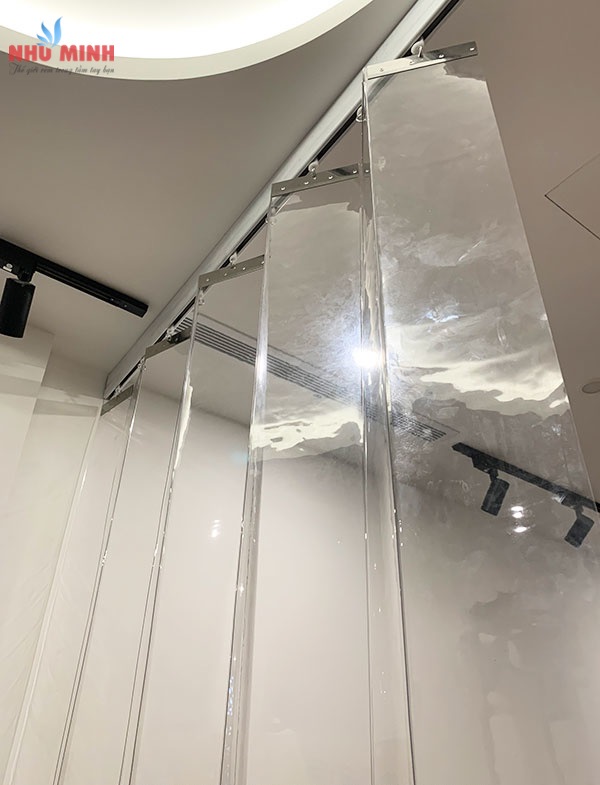 Màn nhựa pvc ngăn lạnh xếp gấp liền tấm tại Đà Nẵng - Mẫu rèm nhựa dày 1.5li, trắng trong