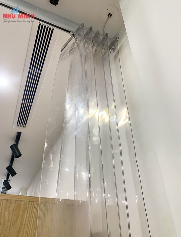 Màn nhựa pvc ngăn lạnh xếp gấp liền tấm tại Đà Nẵng - Mẫu rèm nhựa dày 1.5li, trắng trong