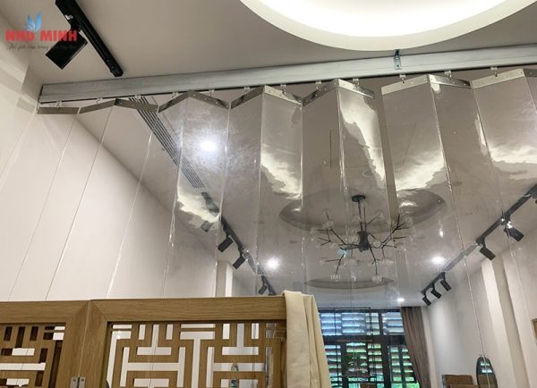 Màn nhựa pvc ngăn lạnh xếp gấp liền tấm tại Đà Nẵng - Mẫu rèm nhựa dày 1.5li, trắng trong