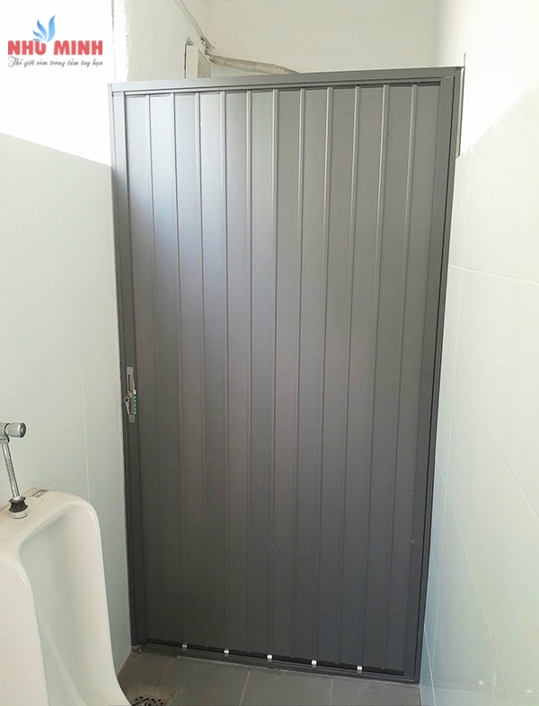 Cửa xếp lá nhôm lắp ngăn phòng tắm, phòng vệ sinh - Giải pháp giúp tiết kiệm không gian, gọn gàng.