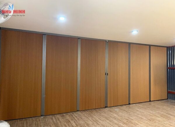 Vách ngăn phòng rèm tổ ong tại Đà Nẵng - Hệ ghép cánh xếp xích cao cấp lắp những vị trí rộng.