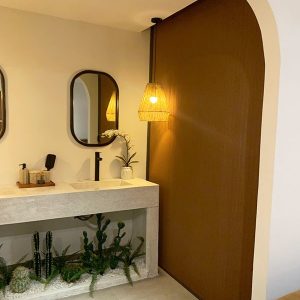 Vách rèm tổ ong ngăn lạnh cầu thang tại Đà Nẵng - Mẫu vách tổ ong màu nâu mã 004.