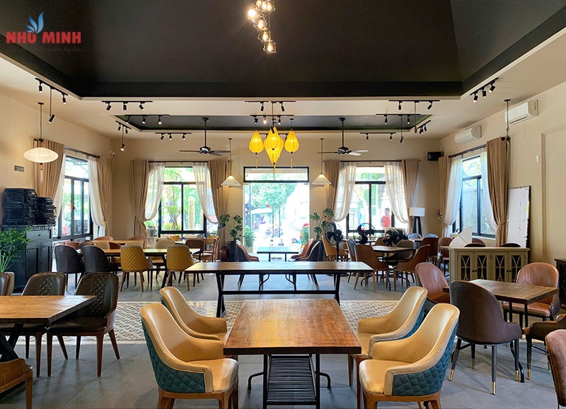 Như Minh thi công rèm vải nhung tại nhà hàng Hội An