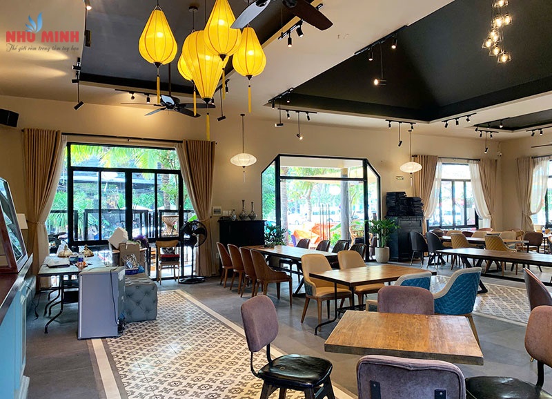 Như Minh thi công rèm vải nhung tại nhà hàng Hội An