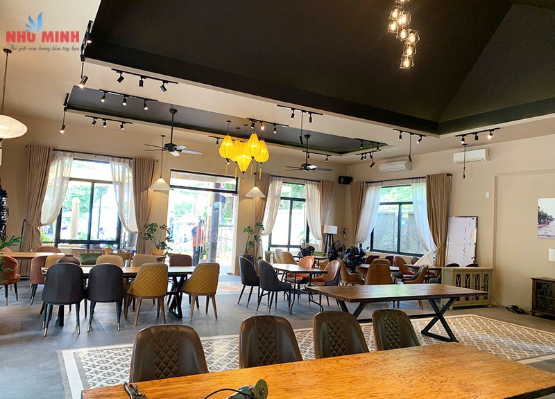 Như Minh thi công rèm vải nhung tại nhà hàng Hội An