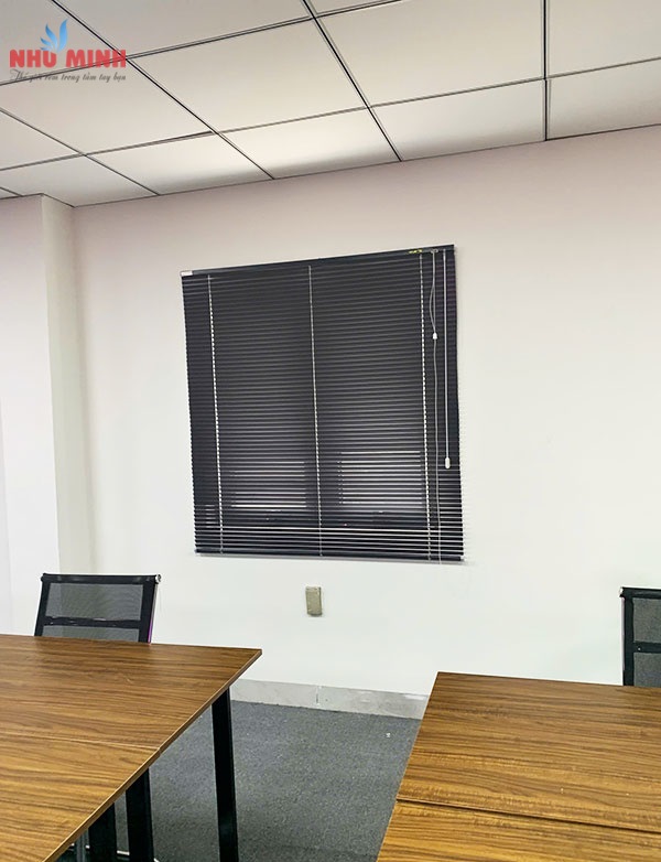Rèm sáo nhôm lắp văn phòng tại Đà Nẵng - Rèm sáo nhôm màu đen mã ST35 STAR blinds