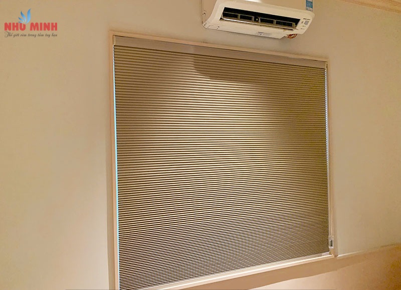 Rèm tổ ong lắp cửa sổ tại Đà Nẵng - Mẫu rèm tổ ong màu vàng be, mã NM 1015