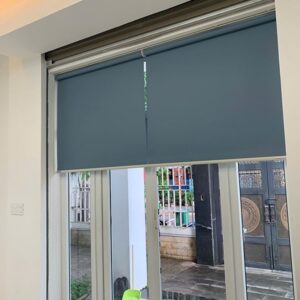 Rèm cuốn văn phòng giá rẻ tại Đà Nẵng - Mẫu rèm cuốn trơn màu xanh mã NM009
