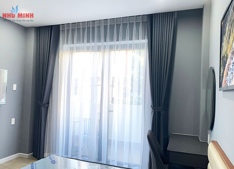 Rèm vải 2 lớp màu ghi đậm sang trọng tại Đà Nẵng - vải cản sáng mã NM18-17