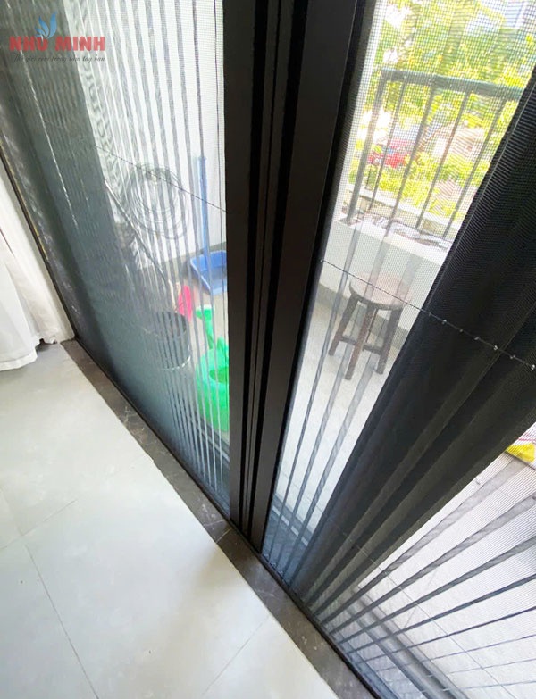 Cửa lưới chống muỗi lắp căn hộ tại Đà Nẵng - Mẫu cửa lưới lắp cửa đi ban công