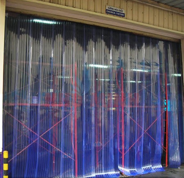 Rèm nhựa pvc màu xanh trong.