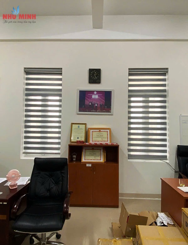 Rèm cầu vồng tự động không dây.